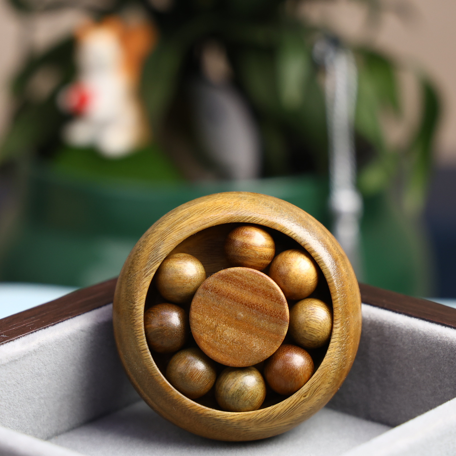 Factory direct sales of sandalwood wooden handball spinning handball pieces for hand exercise and stress relief pic 14