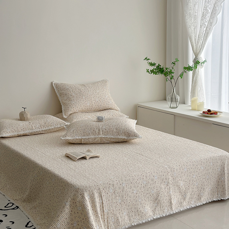 Lisa series, a three-piece set of all-cotton high-temperature sand-washed cotton bed cover, is skin-friendly, breathable and suitable for all seasons pic 3