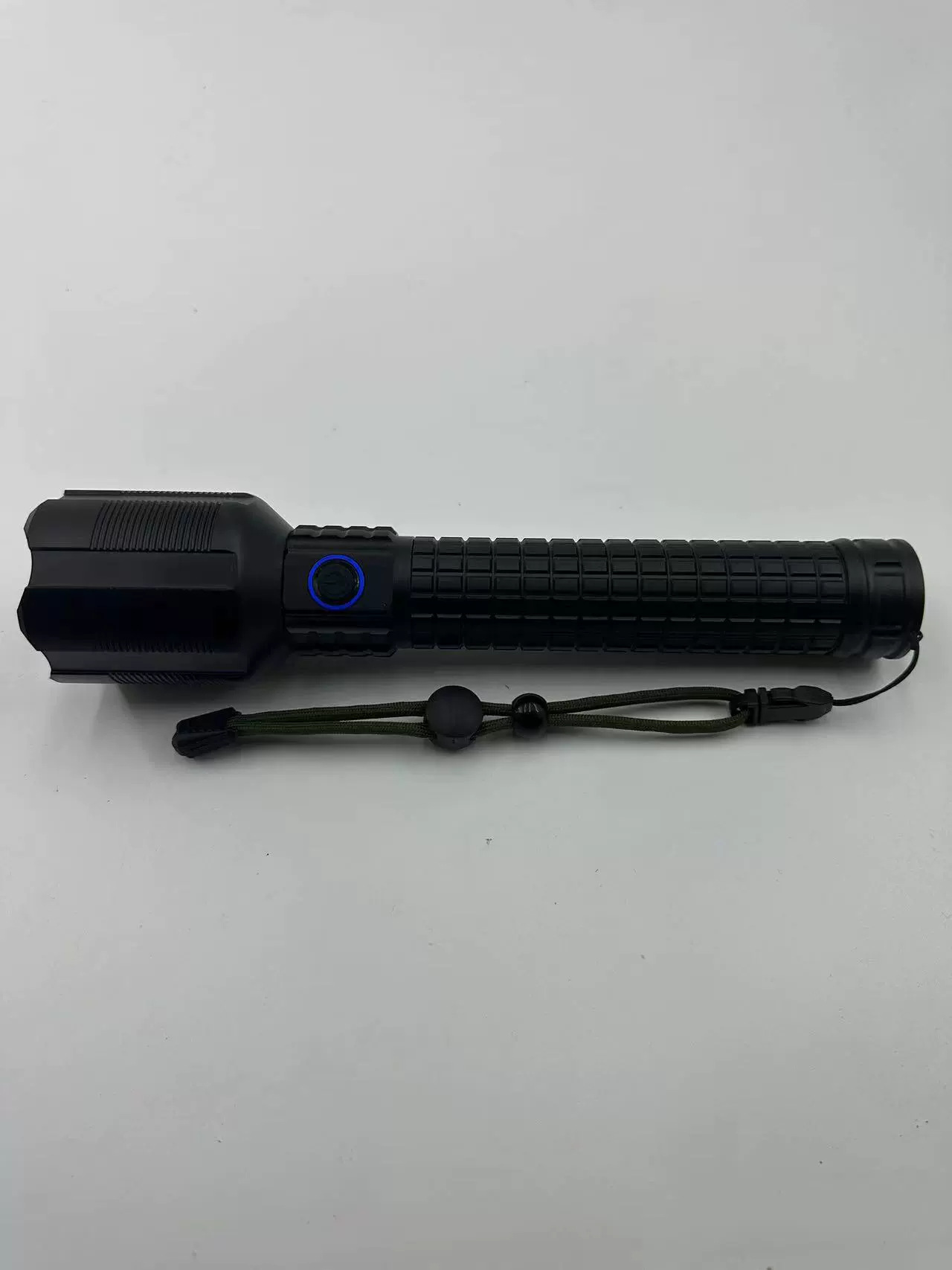 Cross-border high-intensity flashlight, quad-core telescopic zoom, battery level display, USB charging, outdoor long-range waterproof flashlight pic 5