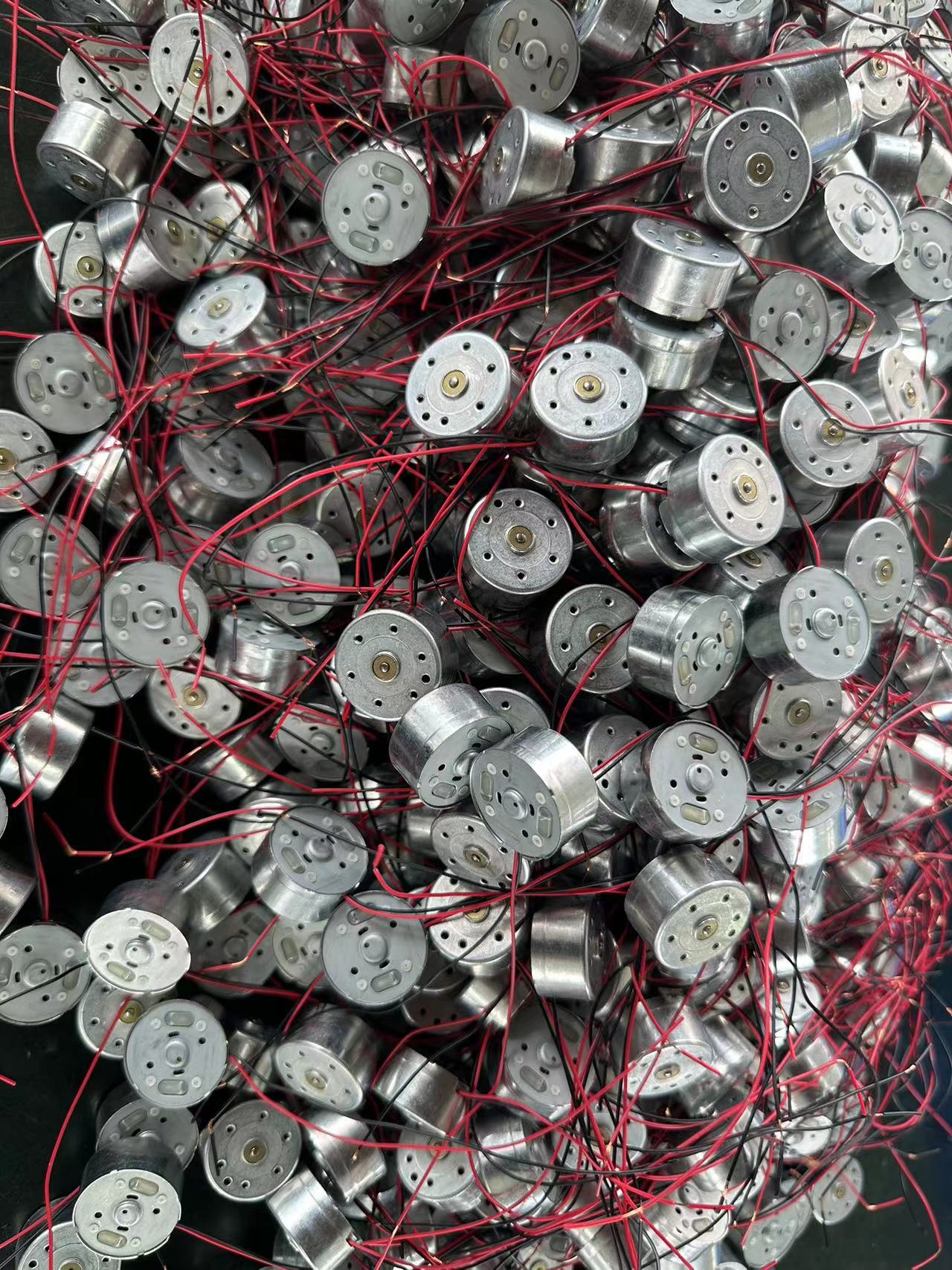 A manufacturer of silent massage knee pads, electric belts, and intelligent electronic micro vibration motors within 300 vibration motors pic 1