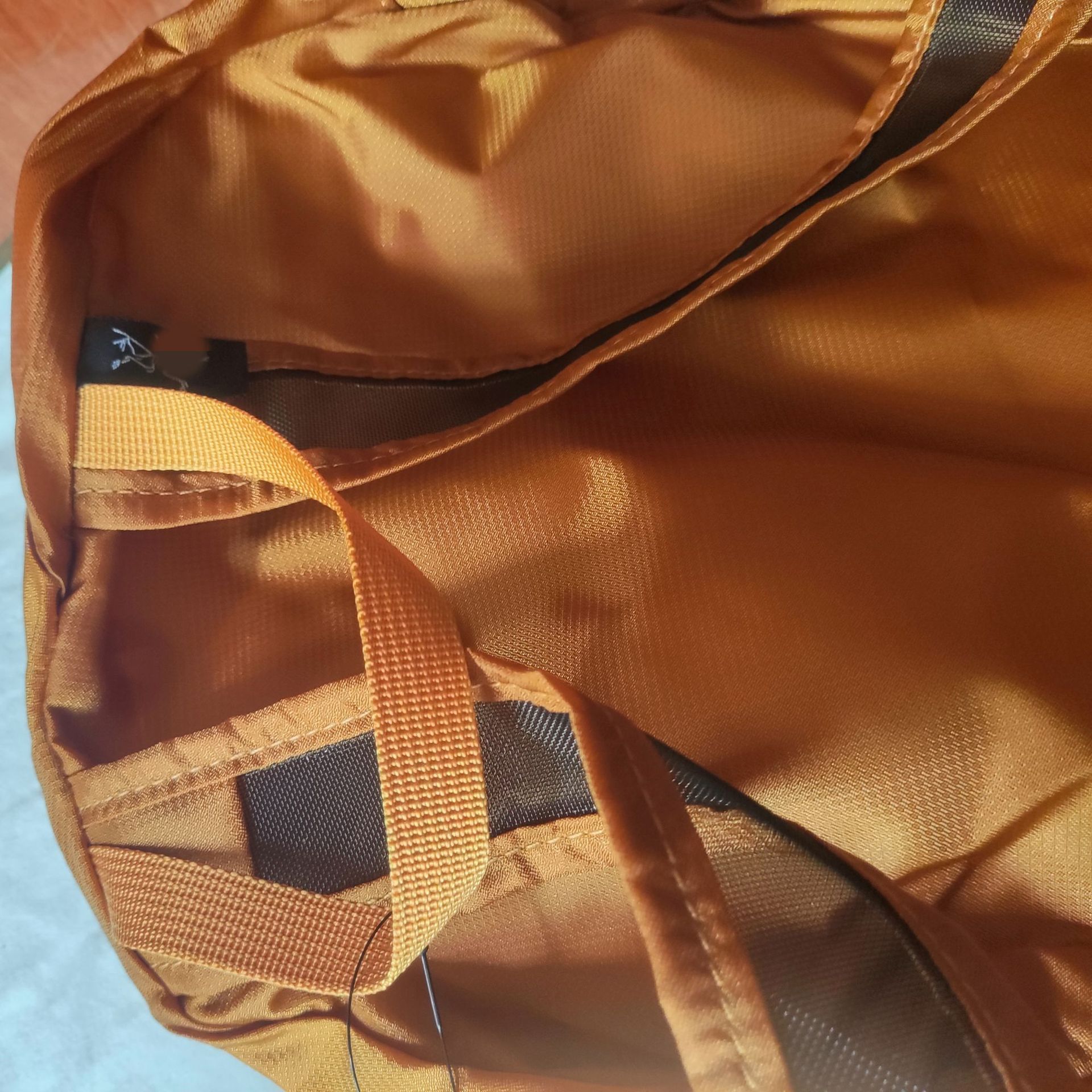 The chicken skeleton backpack heliad15L is a lightweight outdoor hiking backpack for both men and women, and a portable waterproof bag for casual hiking pic 9