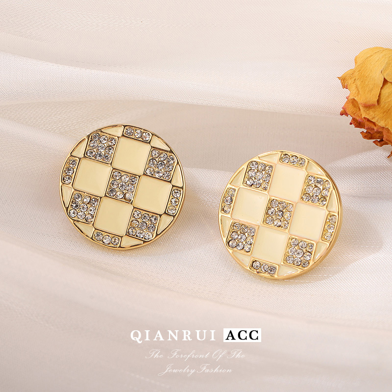 The new Korean fashion round wavy diamond-encruffled elegant earrings s925 silver needle exaggerated French light luxury niche style pic 20