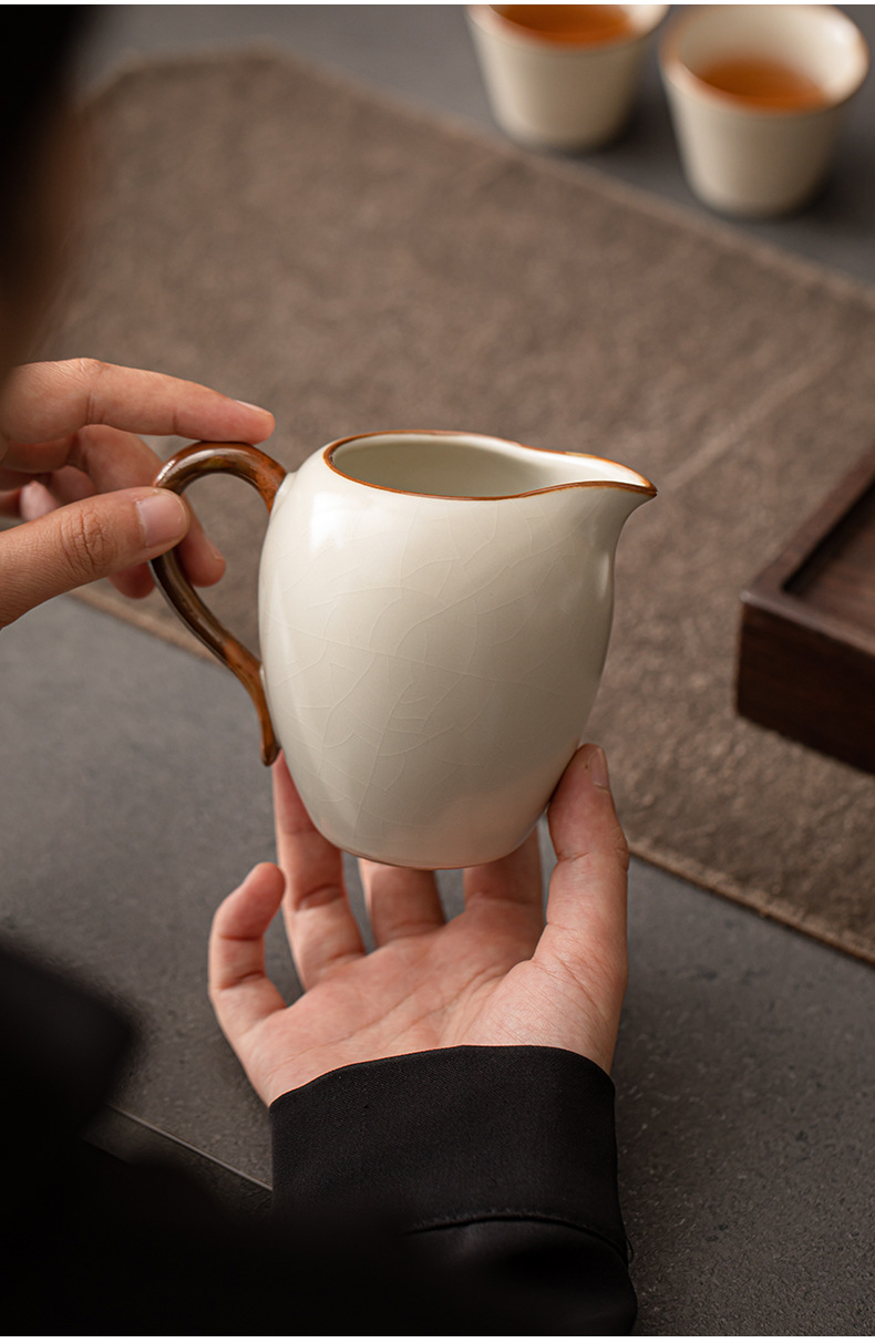 米黄汝窑公道杯家用匀茶杯陶瓷功夫茶具单个公杯开片可养茶具配件详情3