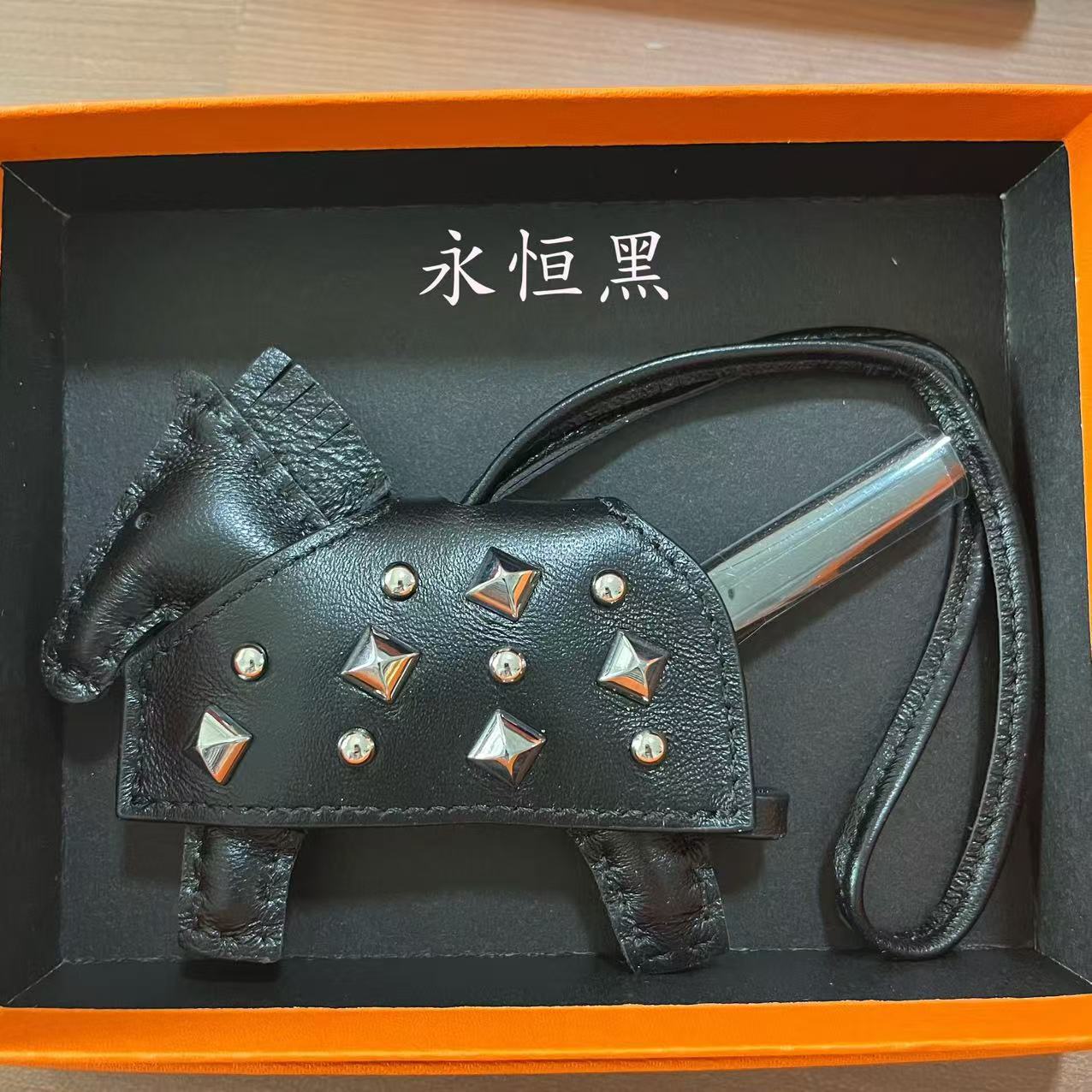 Personalized rivet genuine leather pony pendant, bag pendant, keychain bag pendant, gift tassel, car rearview mirror pendant pic 7