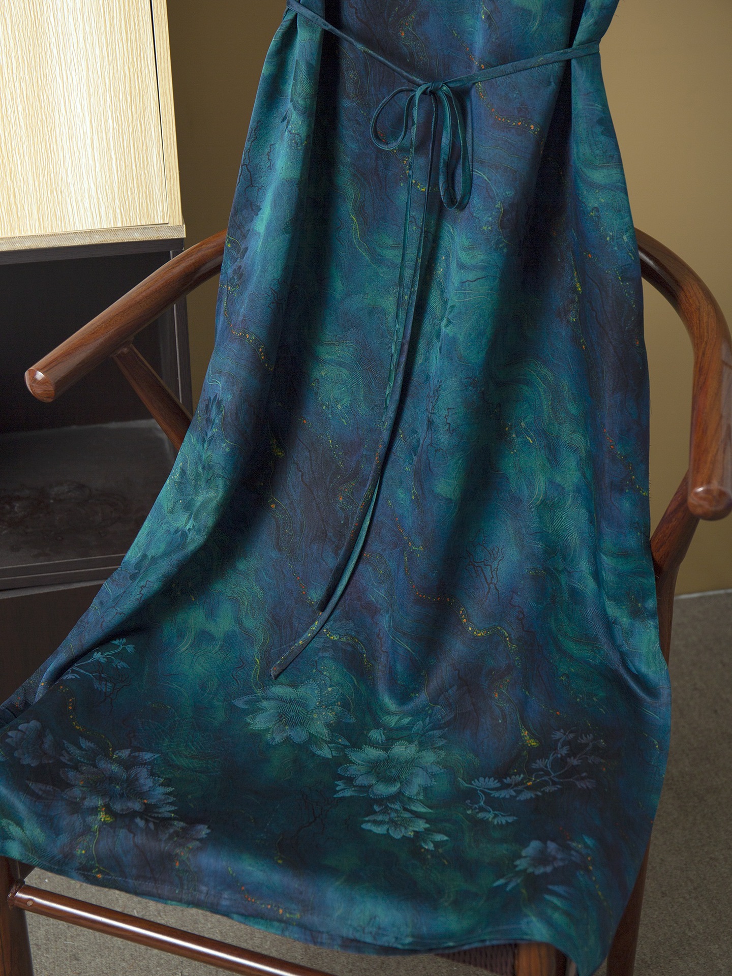 真丝香云纱改良旗袍连衣裙女100桑蚕丝立领收腰短袖长裙夏新款详情13