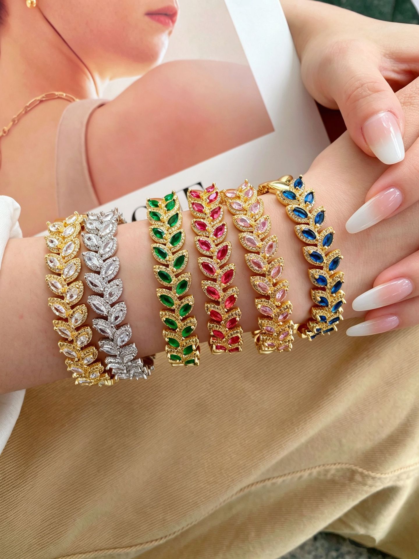 Copper-plated 18K gold sparkling light luxury high-end leaf ring bracelet set, exquisite and fashionable style set wholesale pic 1