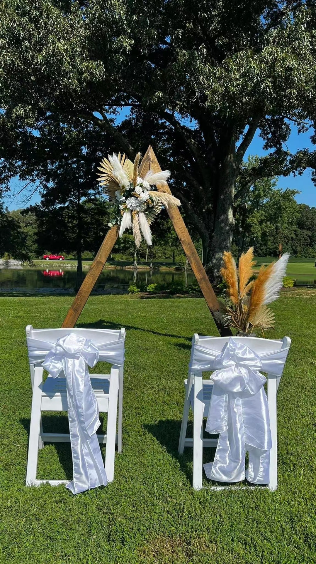 Star Factory wholesals wedding lawn plastic white folding chairs, Wimbledon chairs, and soft-padded chairs for wedding hotels and banquets pic 8