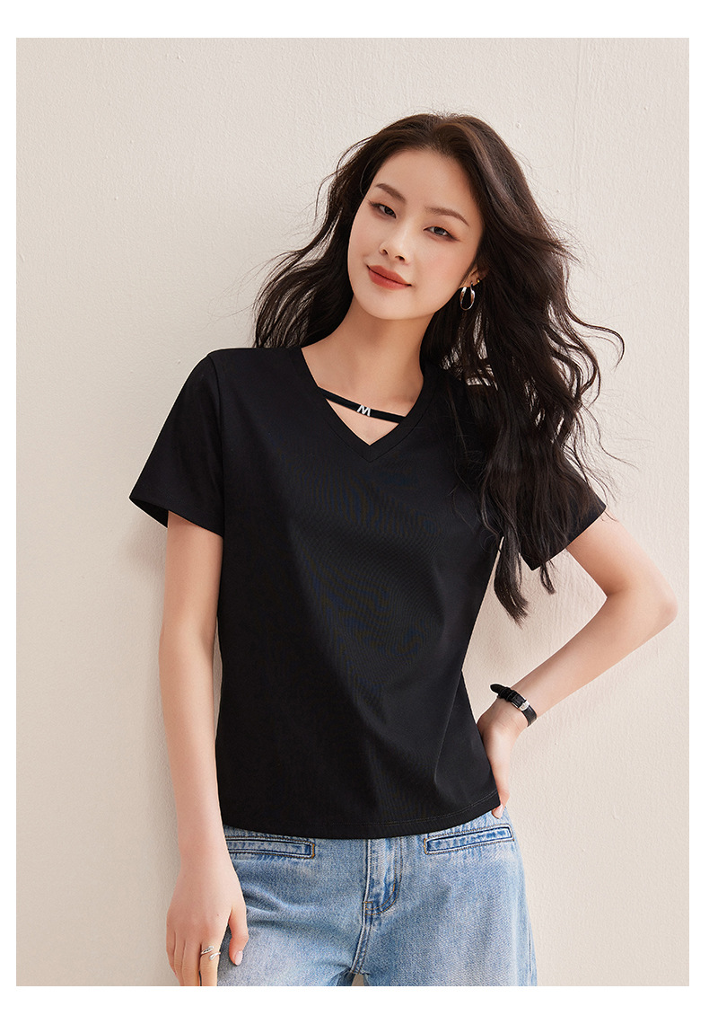 Black V-neck short-sleeved T-shirt for women, a new summer style that is slimming and form-fitting, with a cinched waist and straight shoulders. It is a cropped top pic 20