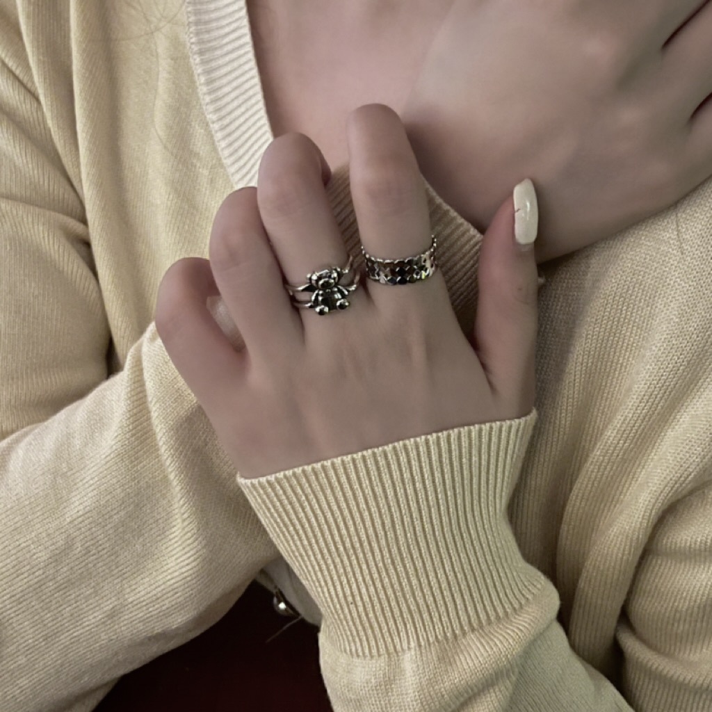 The ring does not fade. It has a unique and high-end feel, is versatile, and exudes a light luxury temperament. It is an inS-style retro ring with geometric openings from Japan and South Korea pic 22