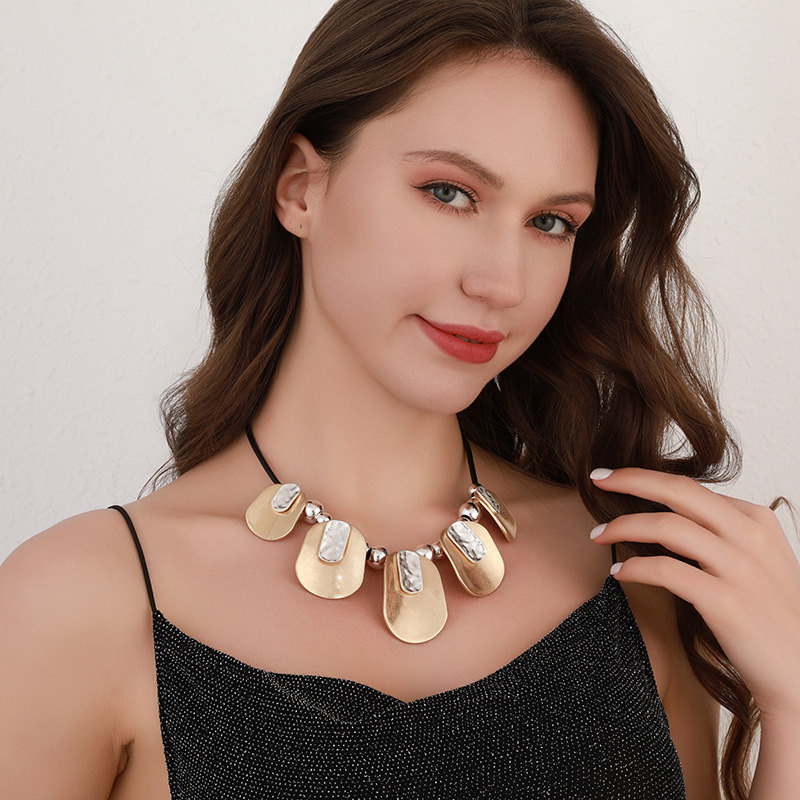 跨境亚马逊复古时尚女士短项链夸张百搭锁骨链金属拼接锁骨链批发详情8