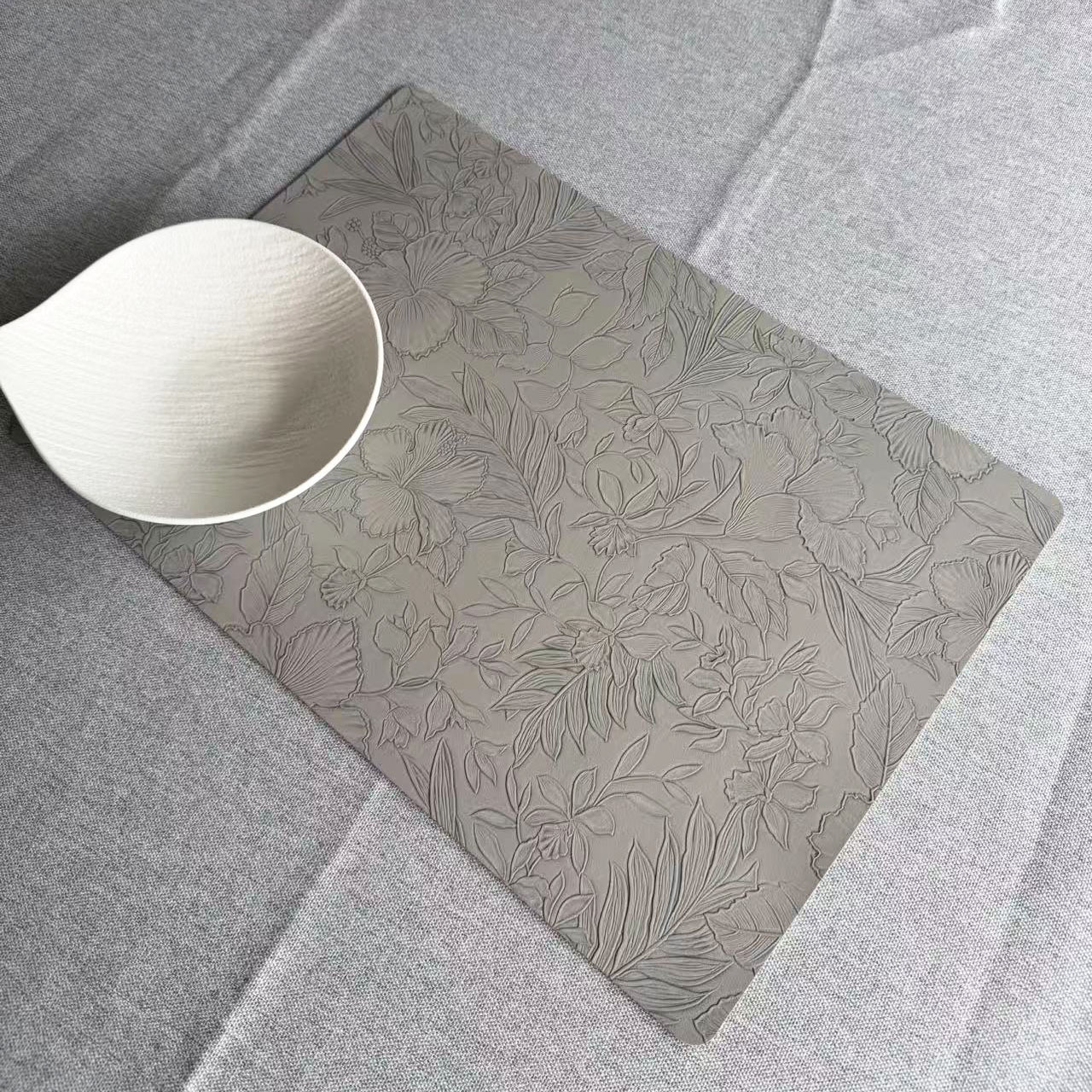 现货跨境北欧风皮革西餐垫双面方形酒店家居隔热桌垫创意防滑碗垫详情8