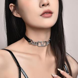 欧美高级感十字花皮质项圈颈带锁骨链choker甜酷风潮颈链脖链批发详情7