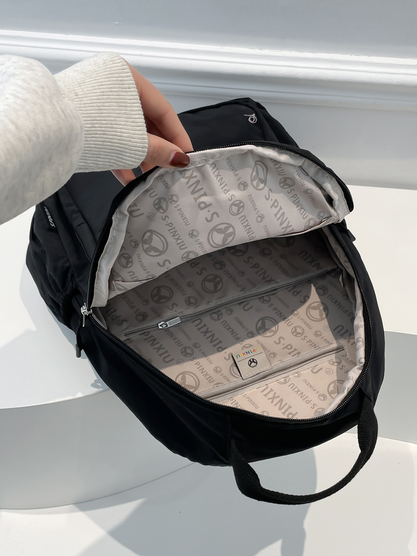 现货外贸跨境大容量轻便多隔层女士休闲百搭防泼水学生双肩包学生详情34