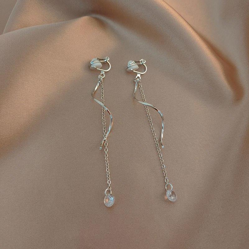 Silver, elegant and high-end ear clips, no ear holes, female ins student earrings, long earrings, niche design sense earrings pic 5
