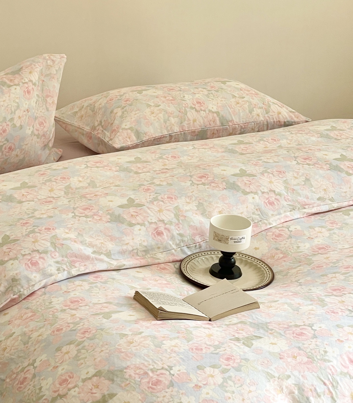 A set of three or four pieces with fresh small floral print double-layer yarn, pure cotton soft naked sleeping quilt cover and cartoon bedding pic 94