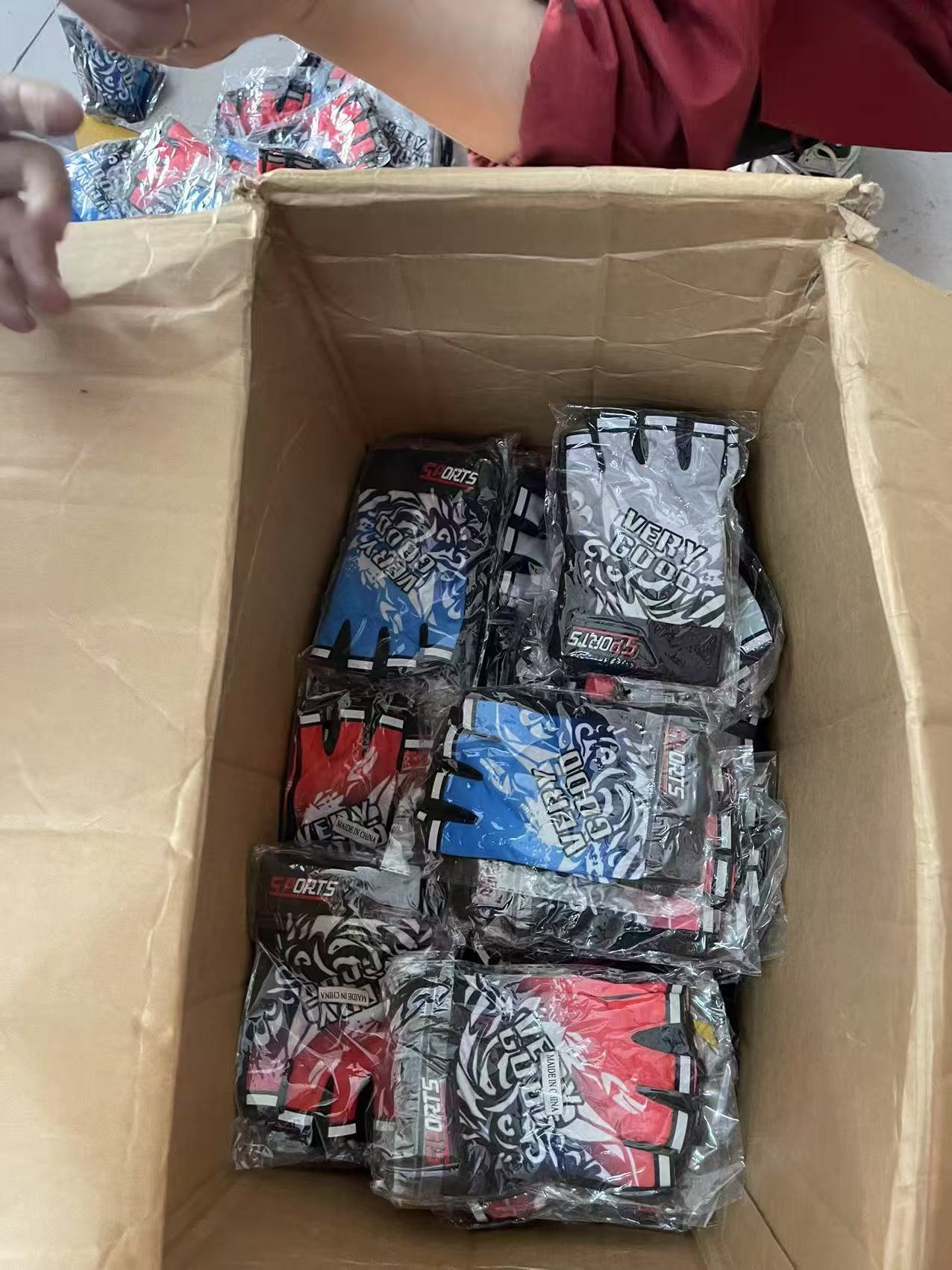 Sports outdoor gloves for men and women, anti-slip and protective training, weightlifting, yoga, fitness, cycling, mountain climbing, driving, half-finger gloves pic 17