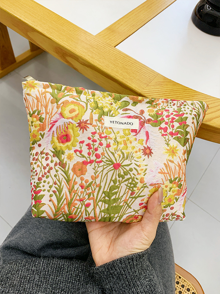 ins新款浮雕花化妆包大容量护肤收纳包女士手拿包拉链帆布收纳包详情15