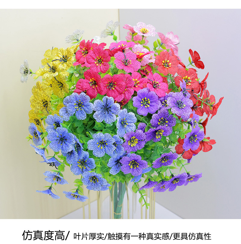 跨境批发7叉尤加利紫罗兰仿真花小雏菊梅花布艺花束室外装饰植物办公文化仿真园艺玫瑰详情9
