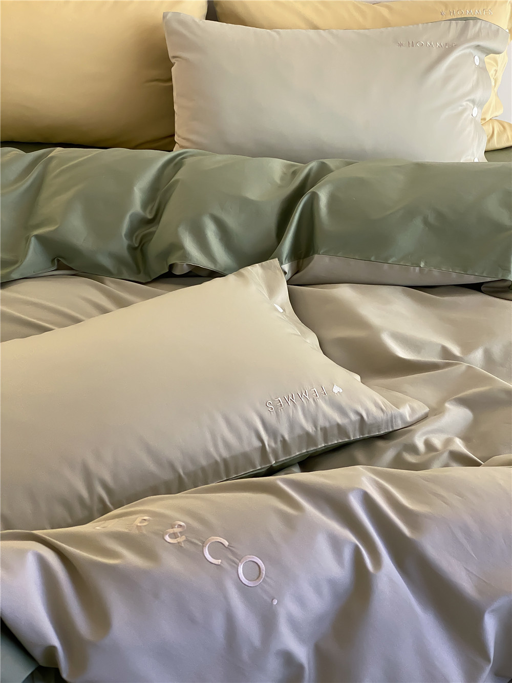 Simple, light luxury and fashionable solid-color long-staple cotton four-piece set, pure cotton letter-embroidered duvet cover, double bedding pic 32