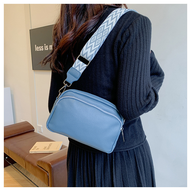 外贸潮流女包小众时尚质感宽肩带大容量女士单肩斜挎小方包跨境详情11