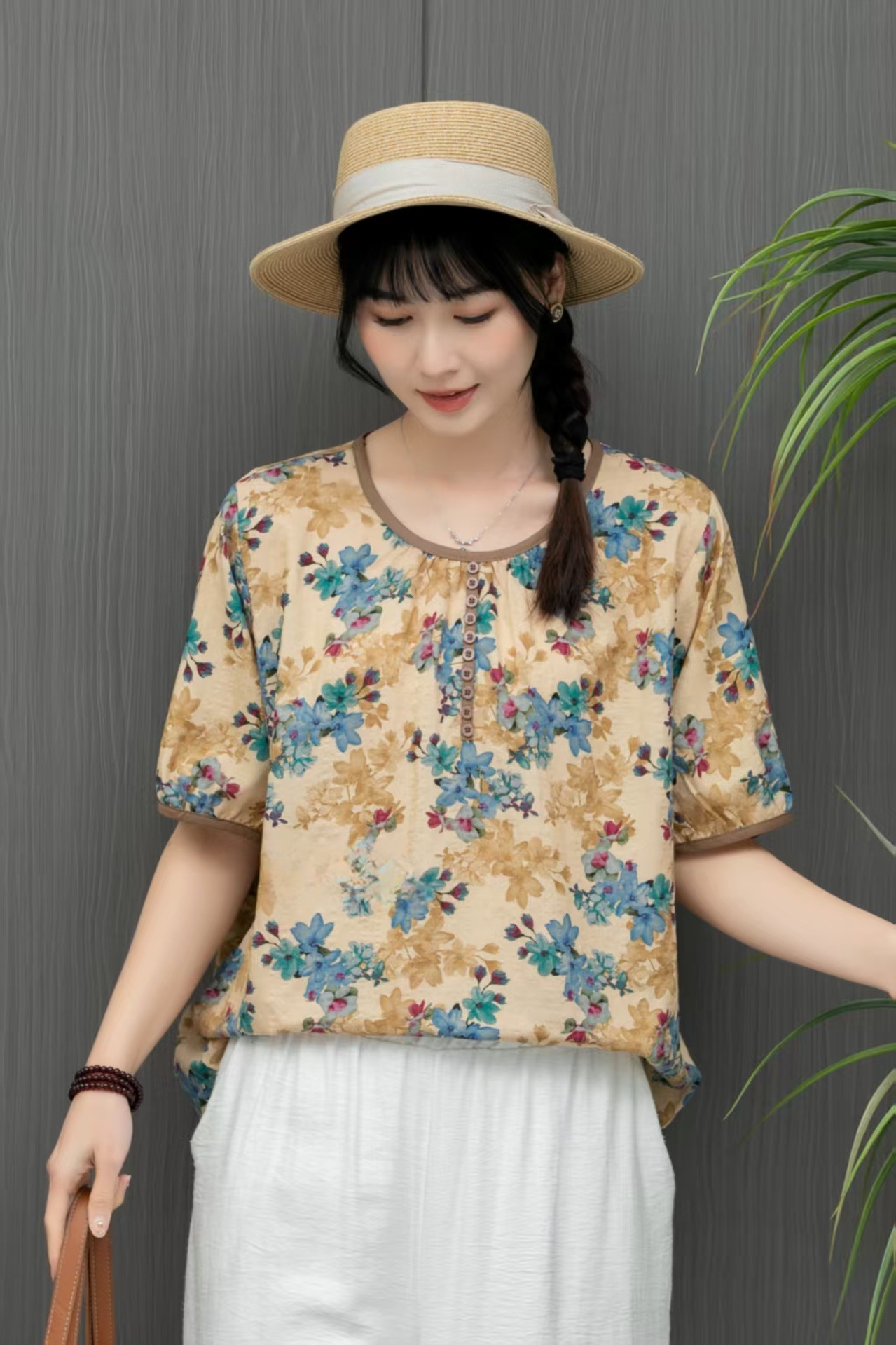 2025 Summer New Style artistic printed cotton and linen shirt, retro loose large size round-neck pullover, elegant T-shirt for women pic 26