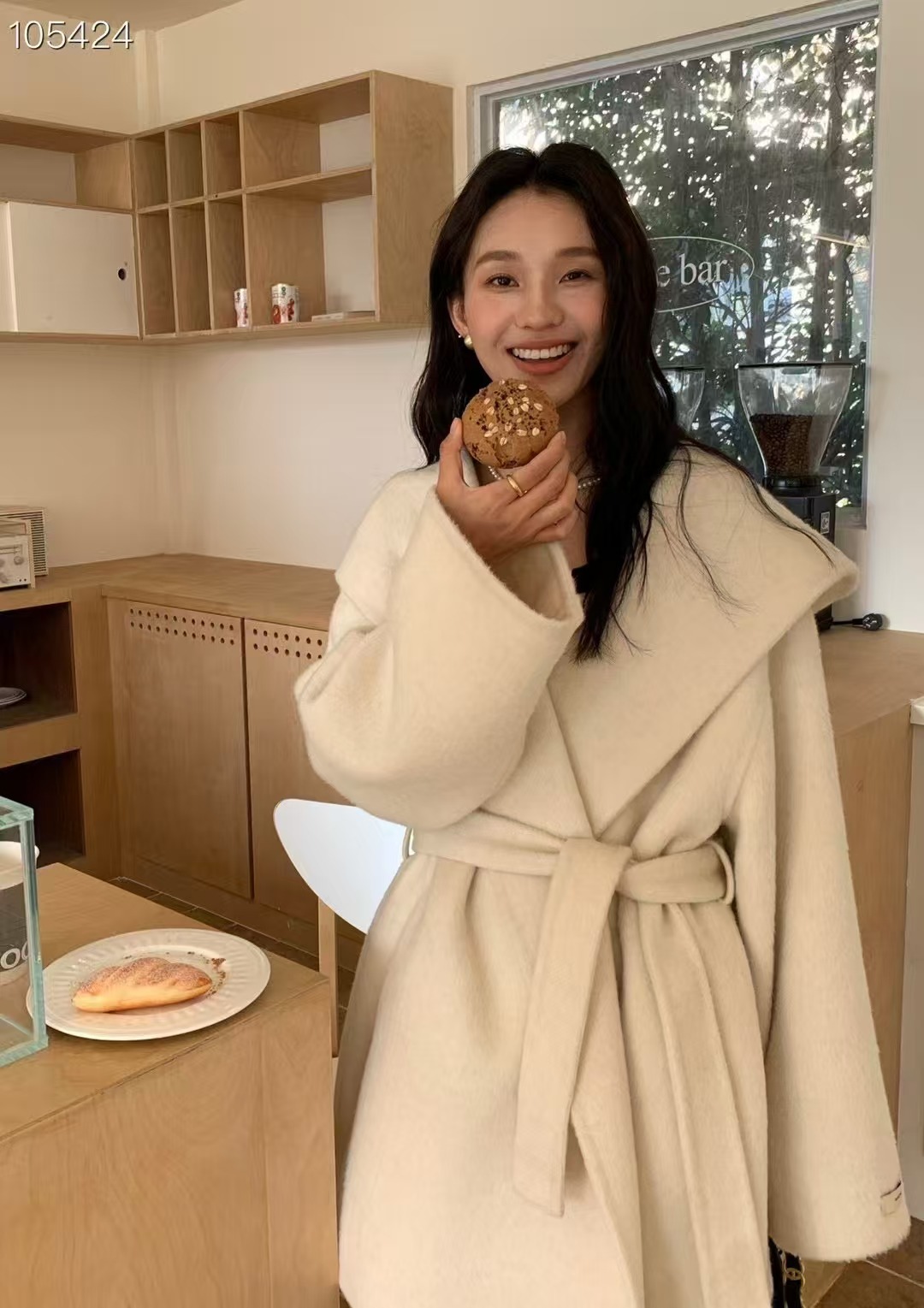 羊毛大衣女2025冬季新款高级感气质系带宽松赫本风双面毛呢外套详情3