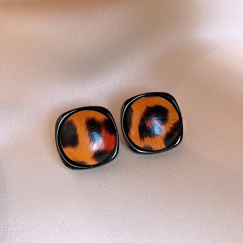 银针欧美复古皮革豹纹方形耳钉小众复古风耳环跨境气质高级感耳饰详情11