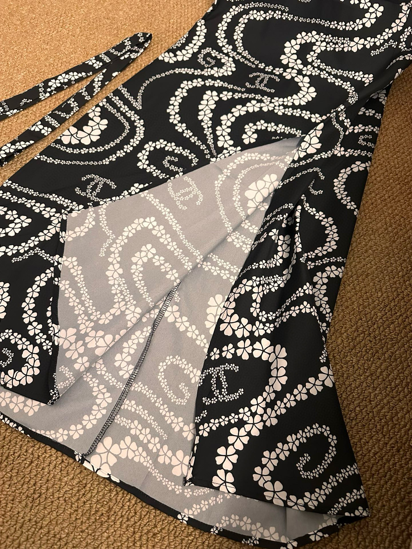 高品质~2025年夏季新款CH南油韩版小众设计挂脖短款背心气质长裙详情9