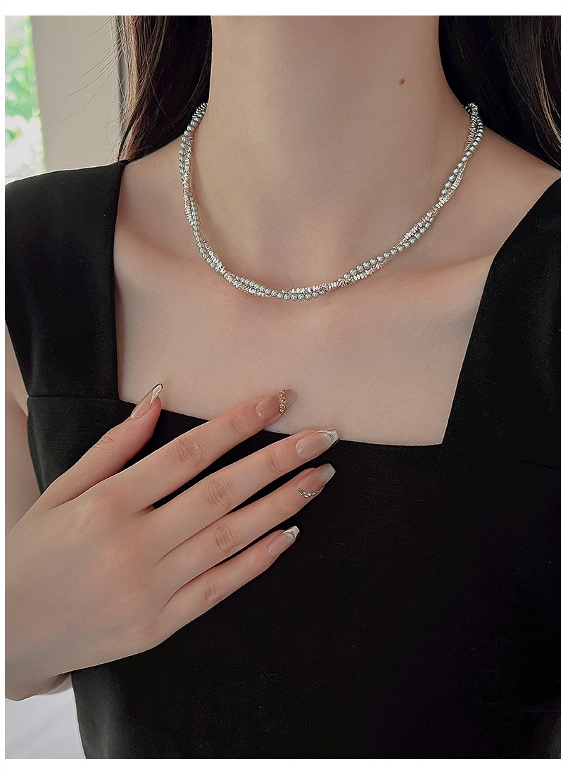 Double-layer stacked silver pearl necklace accessory for women, a light luxury and niche collarbone chain with a high-end look pic 14