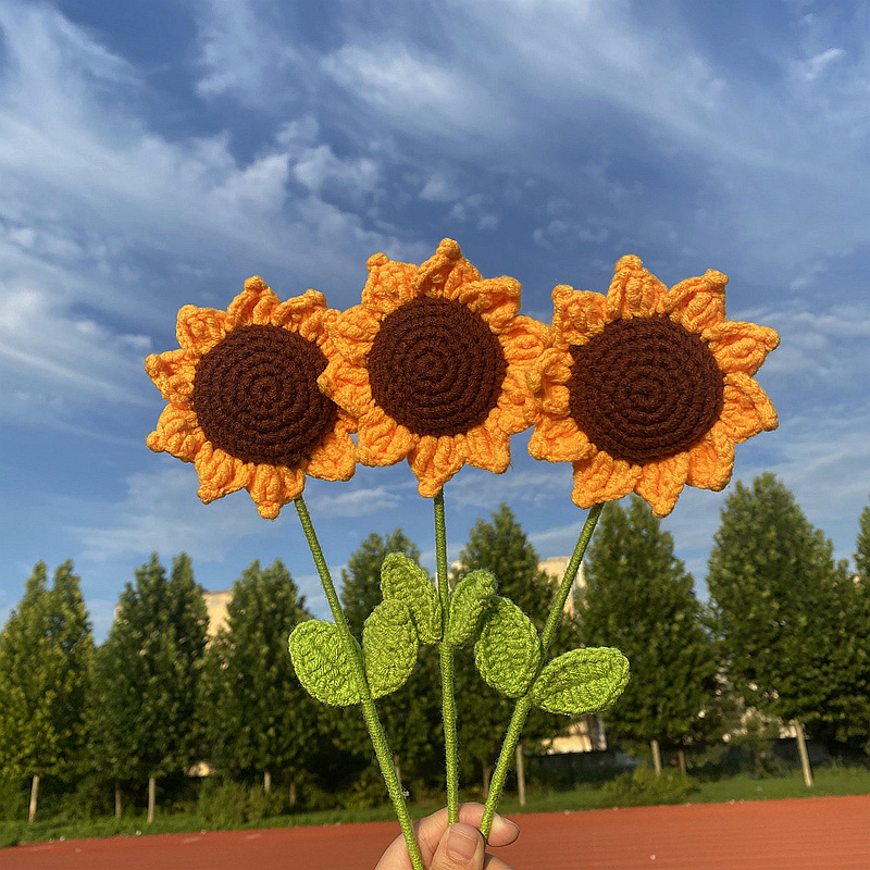 成品手工编织玫瑰花铃兰花向日葵仿真花毛线针织花束花艺摆件礼物详情19