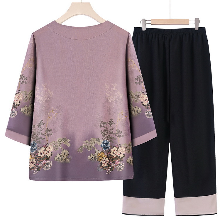 A purple embroidered sportswear top with a Chinese trend and black seven-point yoga pants for a slimming, breathable and casual look pic 18