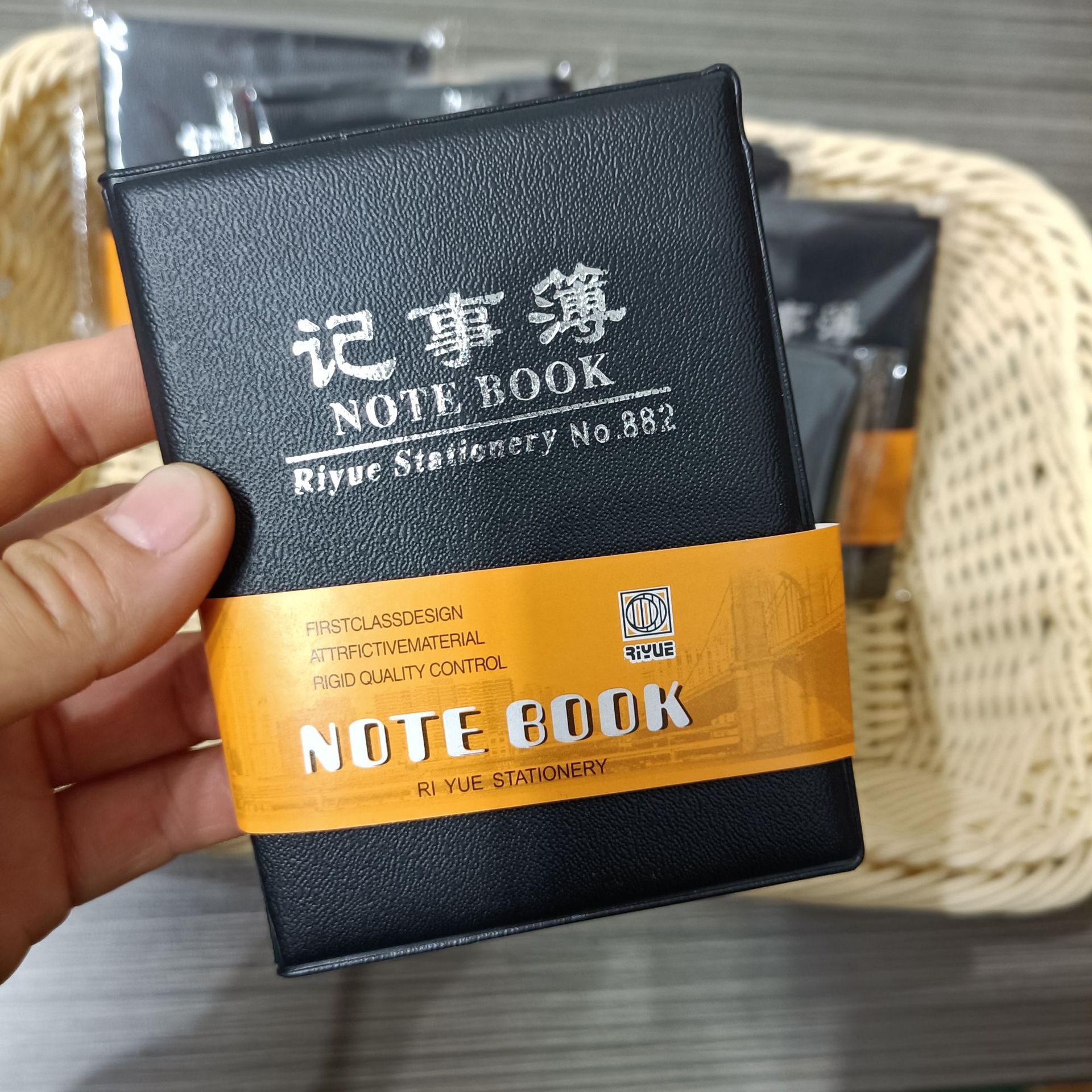 【 Zone 3-8 】 Small notebooks 500/ small boxes 1000/ pieces Black notebooks, portable faux leather notebooks, business notebooks, one-yuan store supply pic 3
