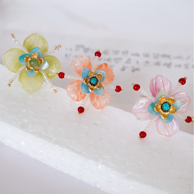 Ancient-style Hanfu headwear decorated with U-shaped small hairpins for fresh hair cover, traditional Chinese-style flower hairpins, and walking and swaying cheongsam hair accessories pic 2