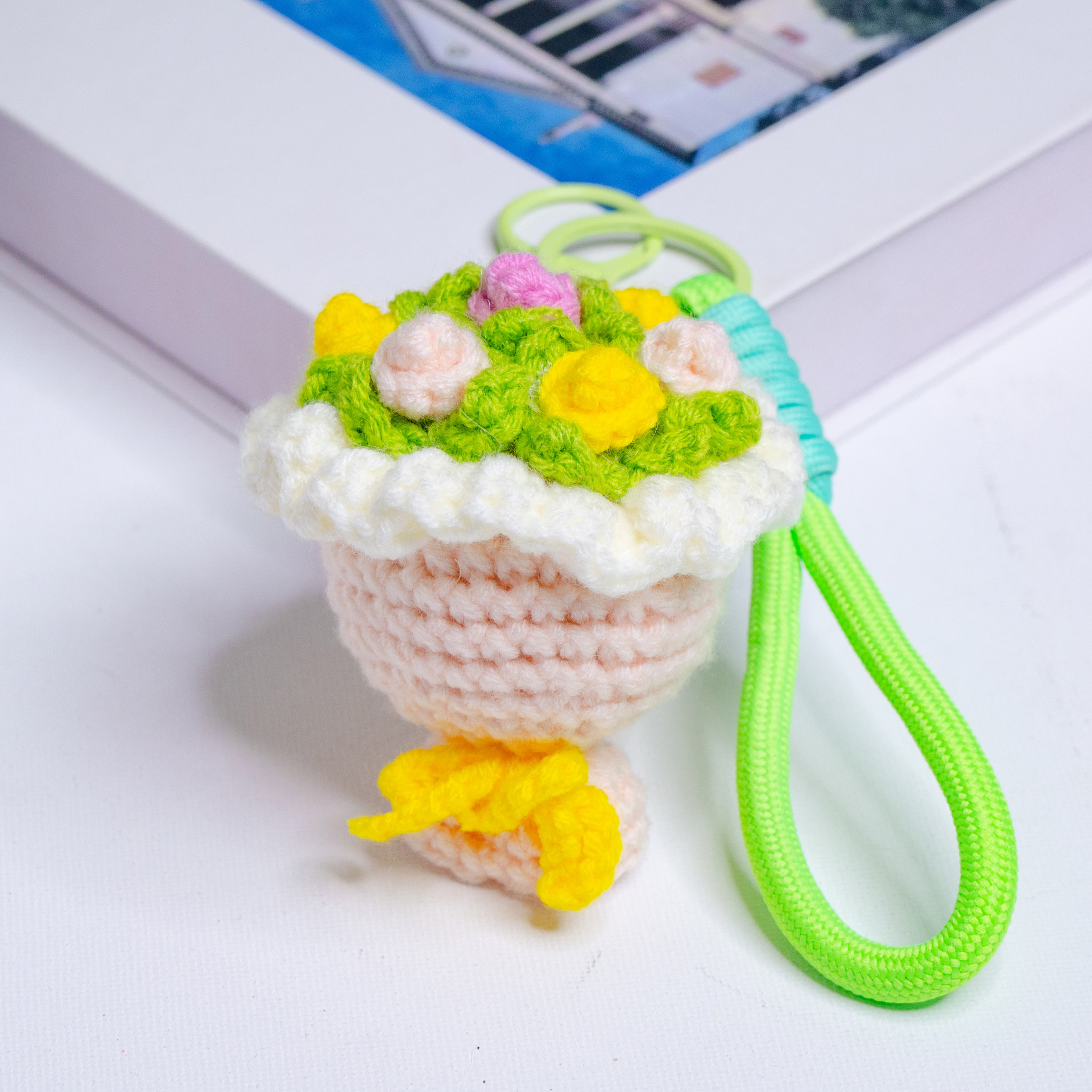 手工毛线编织迷你花束手捧花 挂件钩织钥匙扣链包包挂件挂饰详情4