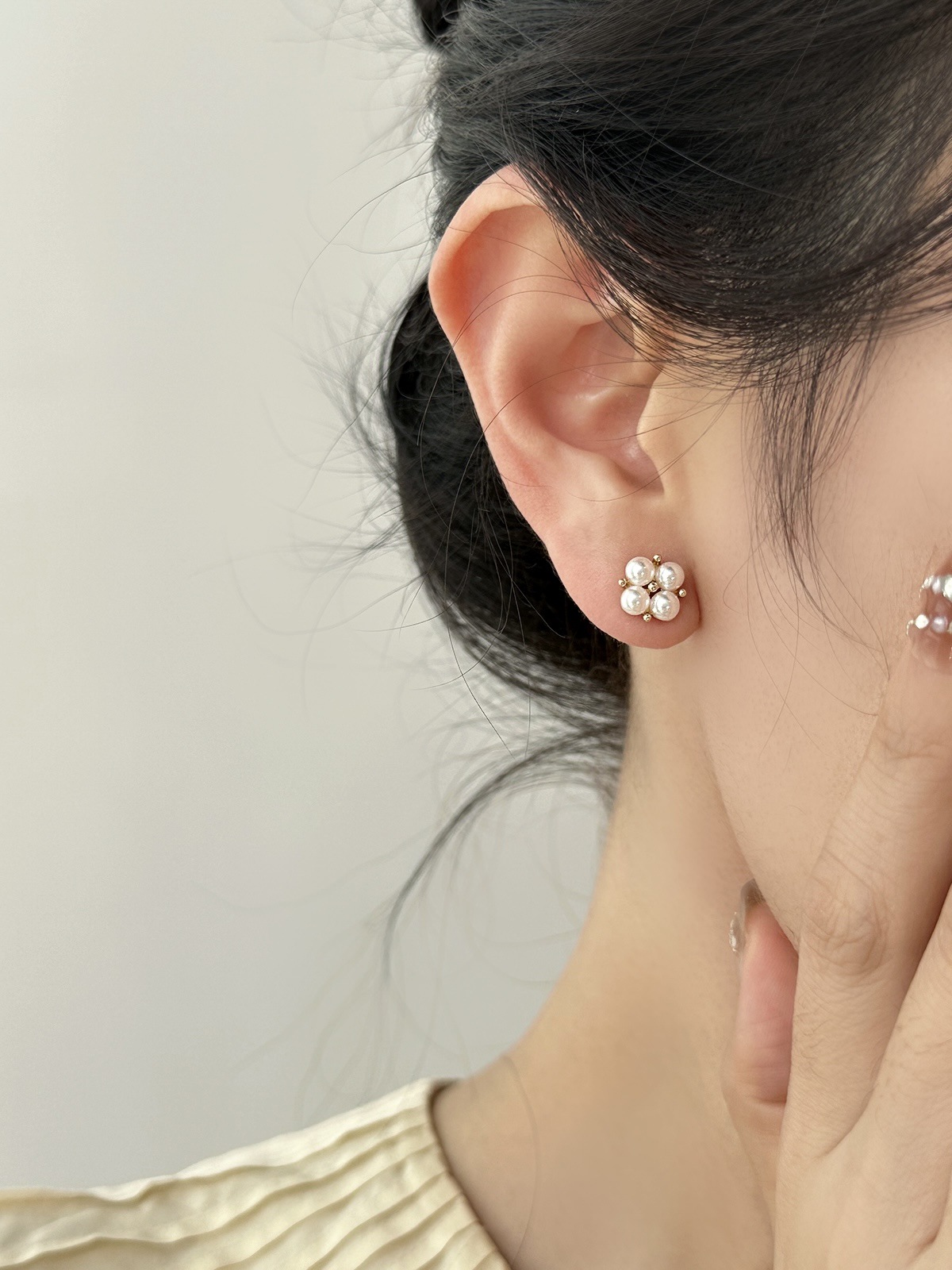 925 silver needle freshwater pearl small stud earrings for women, French, simple and elegant, a popular accessory pic 3