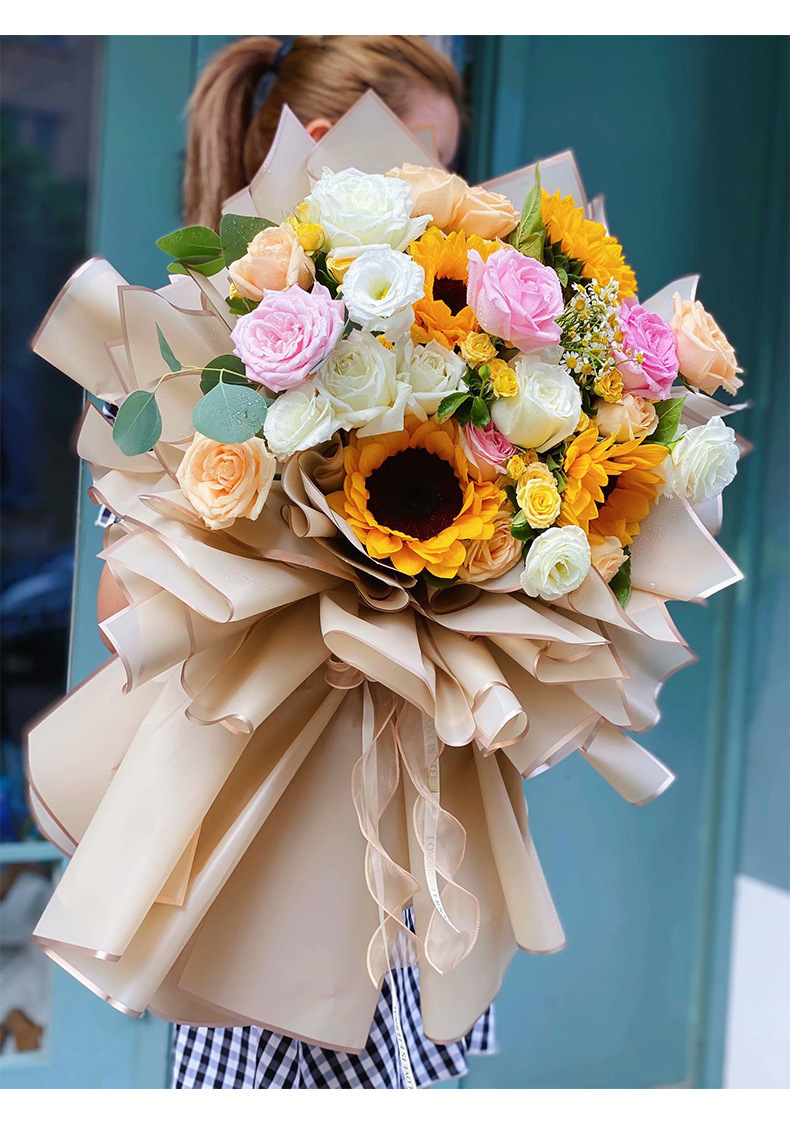 Wholesale of golden Edge jelly film, golden edge waterproof fresh flower wrapping paper, flower shop supplies, floral art and bouquet packaging materials, cross-border export pic 8