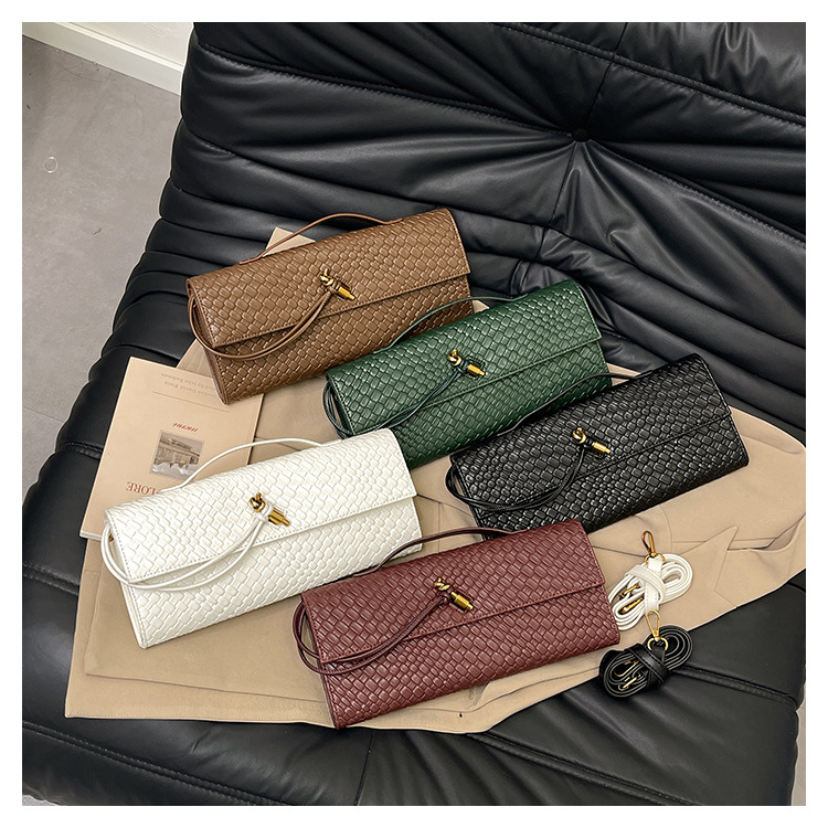 A new cross-border woven pattern single-shoulder crossbody bag with a retro texture, a hand-held baguette bag, and a versatile and elegant evening clutch pic 21