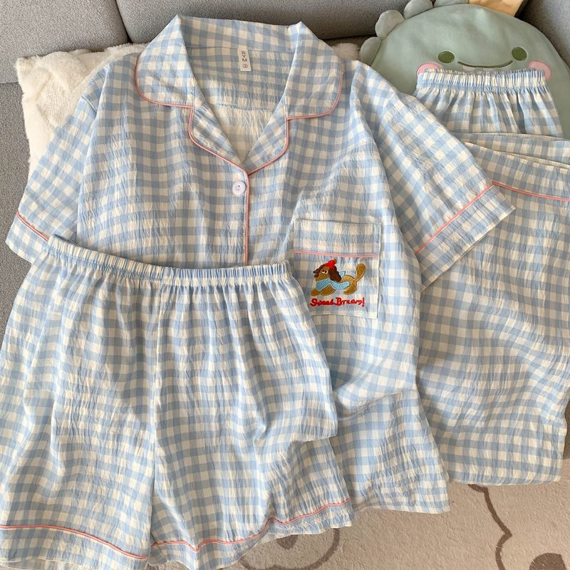 The manufacturer has in stock large-sized pajamas with chest pads, short-sleeved cartoon checkered dog and cute student three-piece sets for women in spring and summer pic 8