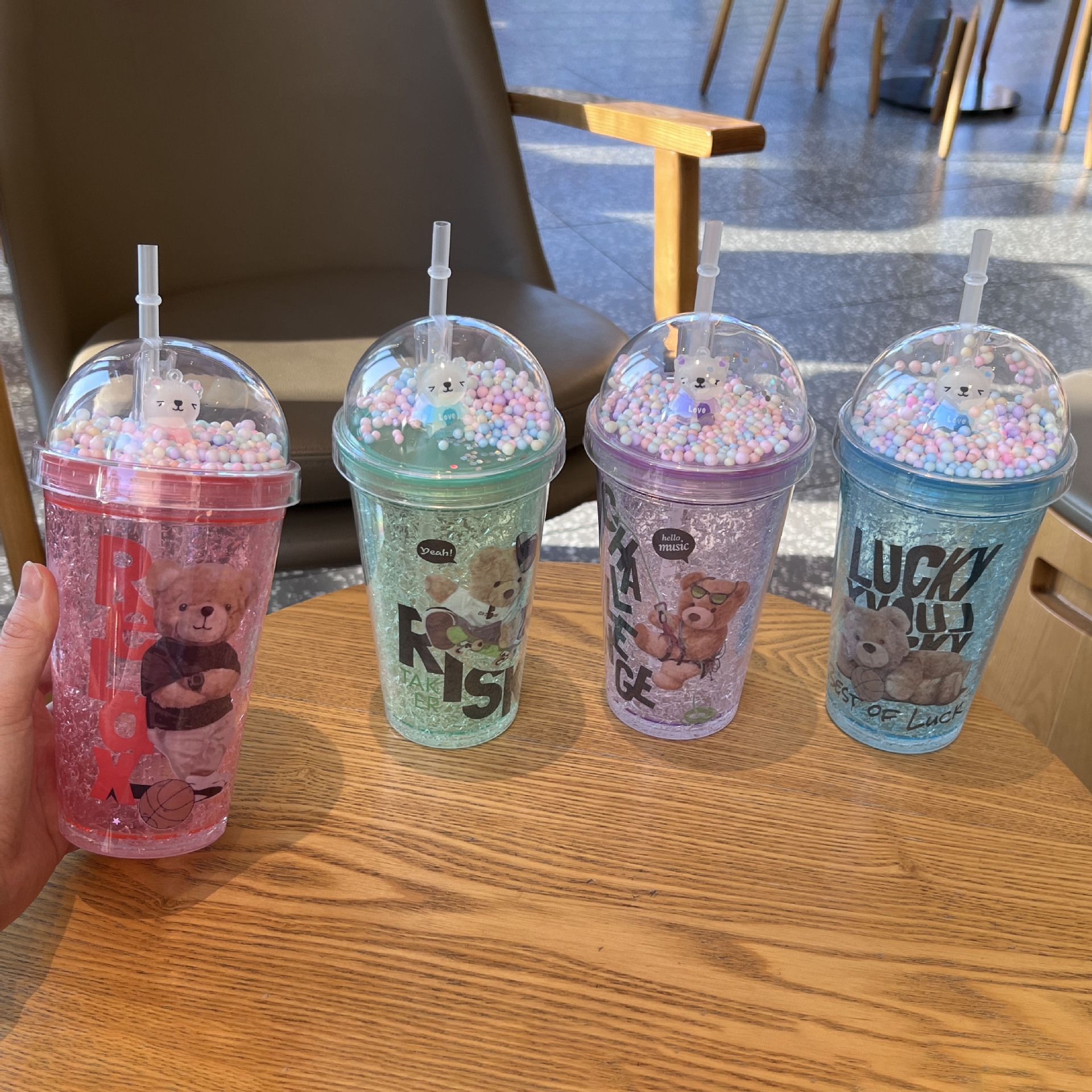 跨境新款卡通小熊杯双层塑料水杯可爱儿童便携高颜值吸管杯碎冰杯详情2