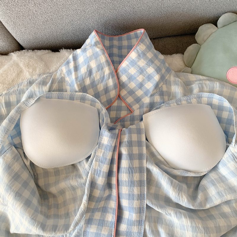 The manufacturer has in stock large-sized pajamas with chest pads, short-sleeved cartoon checkered dog and cute student three-piece sets for women in spring and summer pic 5