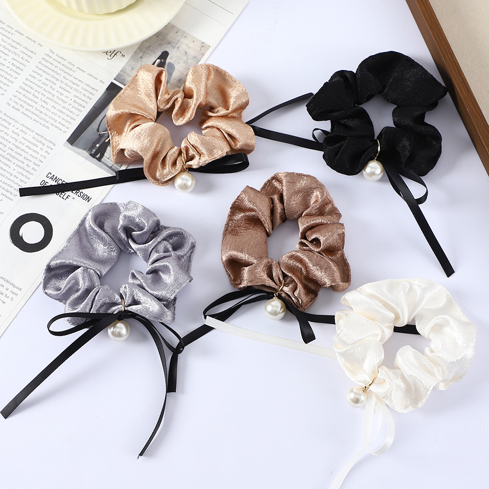 Korean-style large intestine hair band with pearl ribbons and satin headband, elegant ins style. Wholesale large intestine hair band accessories, hair accessories and headwear pic 4