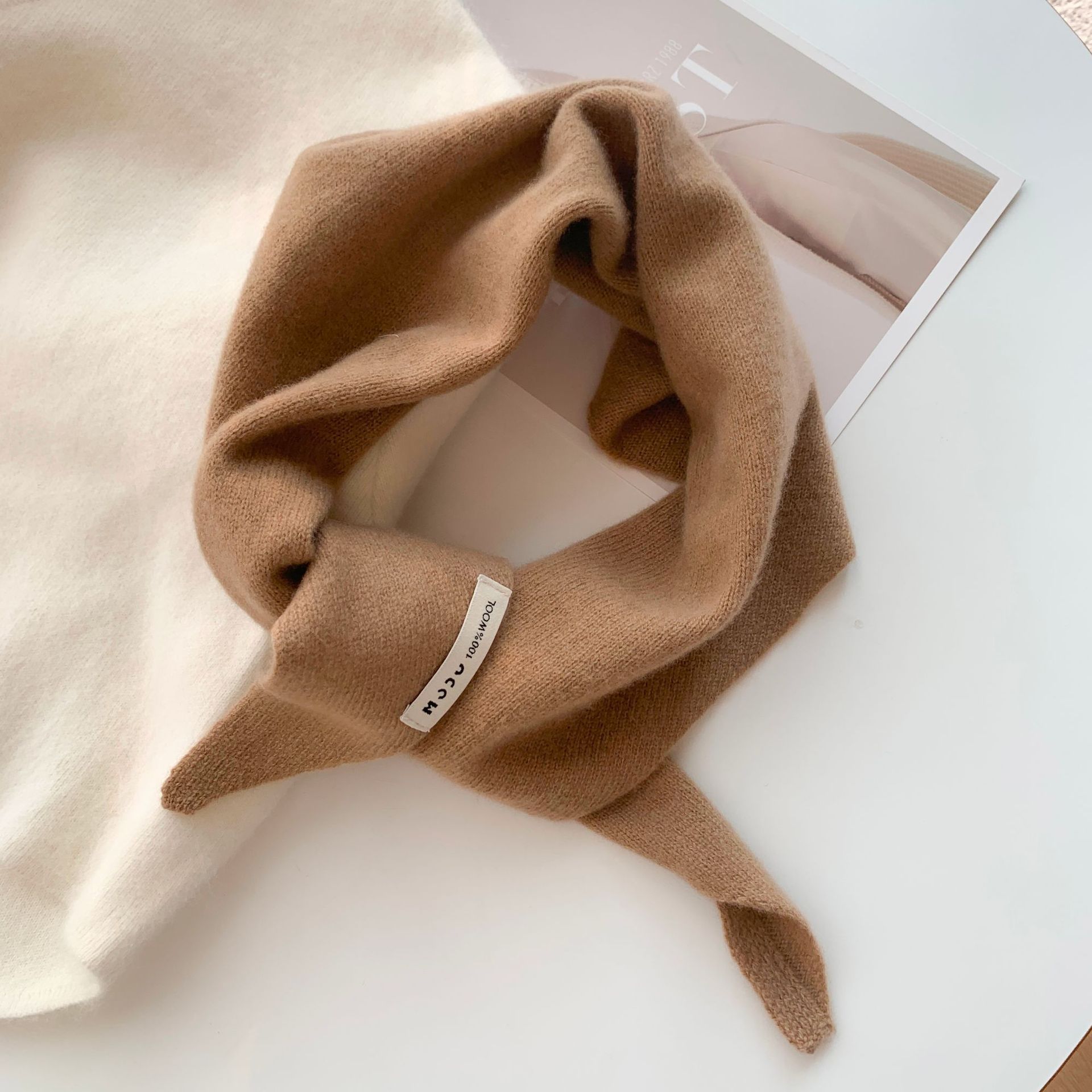 羊毛针织三角巾披肩女秋冬款保暖头巾多功能保暖百搭小围巾女详情18