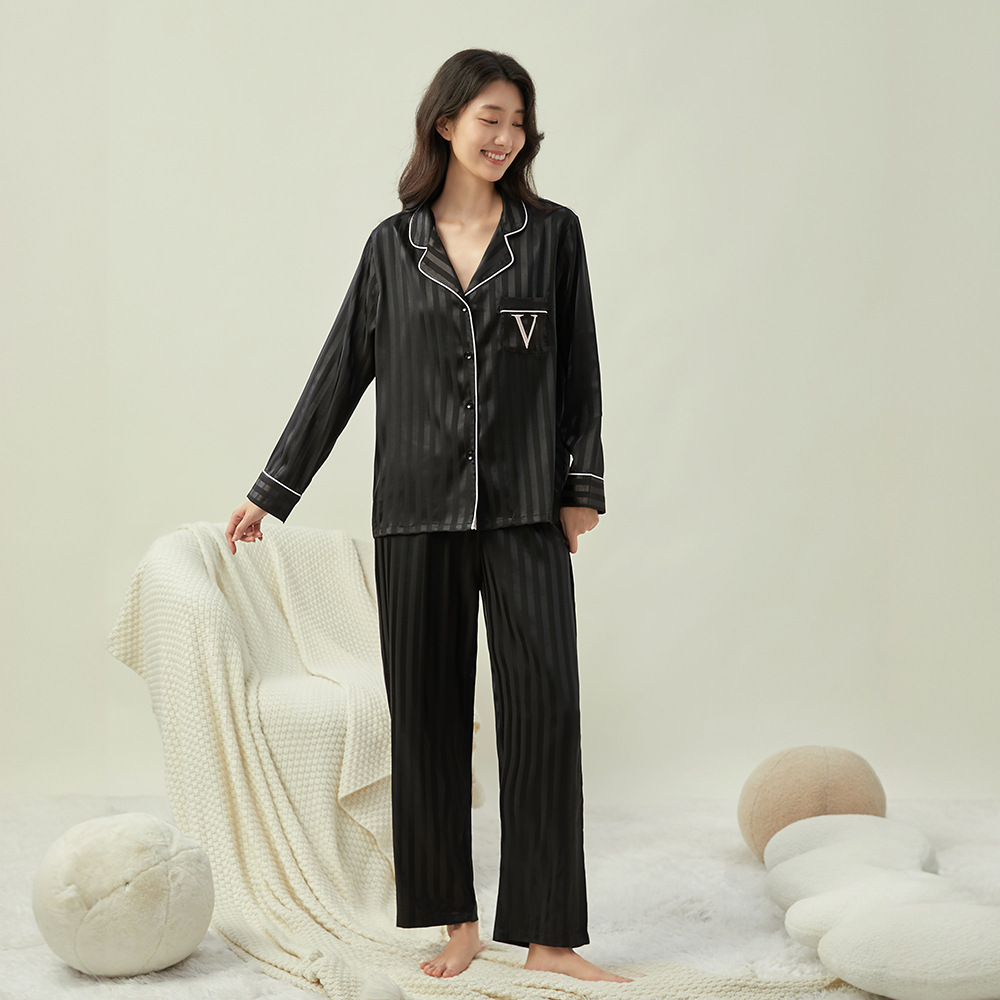 The new Spring/Summer 2024 shiny striped home wear, ice silk pajamas for women and ж a м a set are in stock pic 13