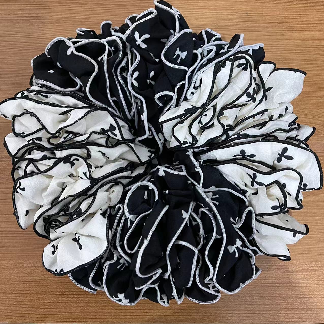 【 Zone 1-11 】 No. 207, black and white fringed hair band, 100 yuan per bundle, Goddess style, Korean style, sweet and elegant, bow pleated edge, large intestine circle, French cross hair band, 1 yuan or 2 yuan pic 1