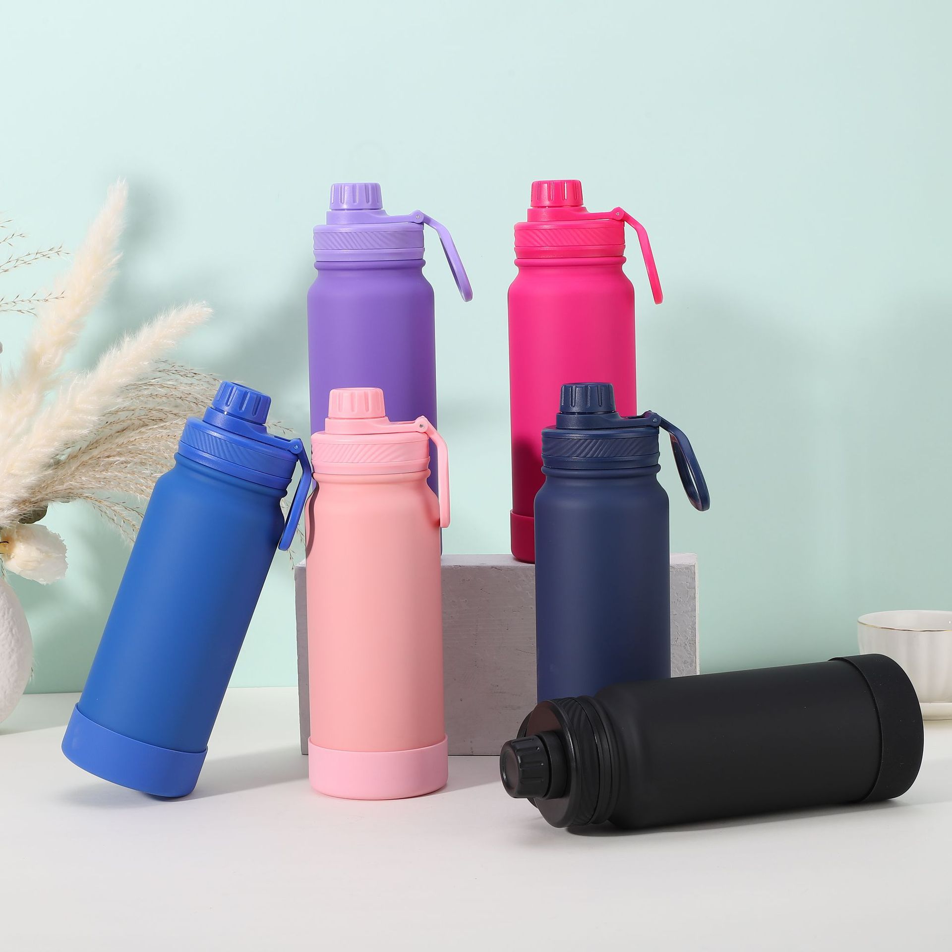 Amazon cross-border large-capacity stainless steel insulated cup, fitness portable space pot, outdoor portable sports water bottle pic 3