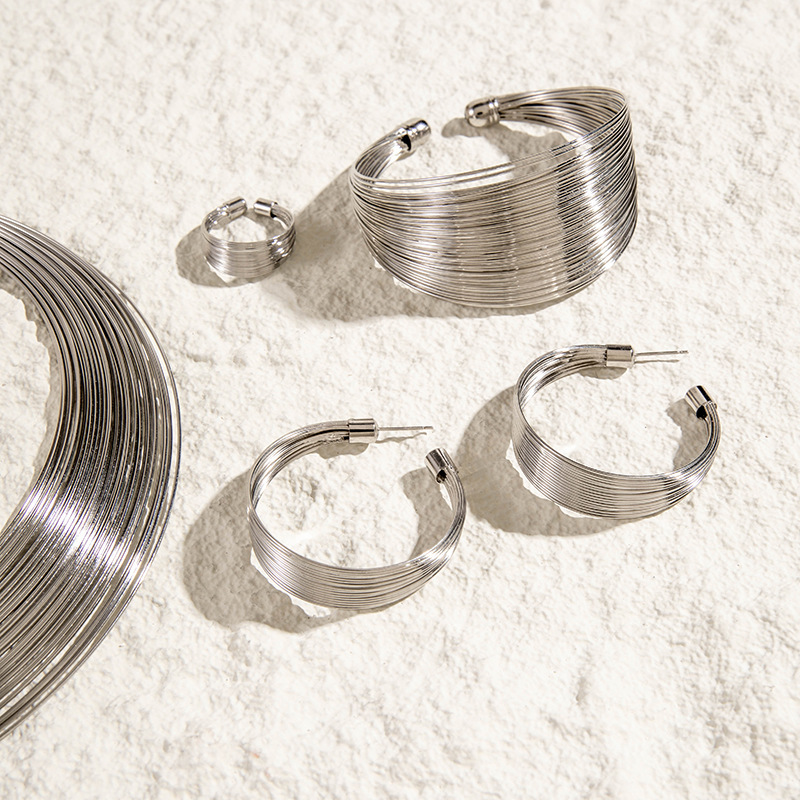 亚马逊跨境个性多层铁弹性蛇骨麻花项圈手链朋克风夸张首饰套装女详情22