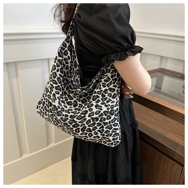 大容量网红豹纹包包女包2024新款潮时尚质感单肩腋下包洋气背包女详情13