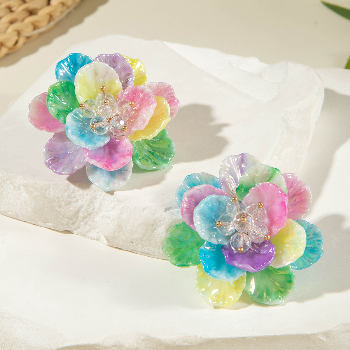 亚马逊跨境清新甜美彩色树脂花瓣花朵耳钉气质多巴胺 耳环耳饰女详情12