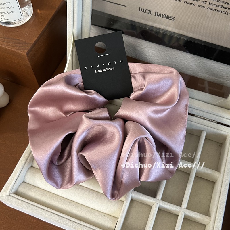 High-quality, retro large intestine hair band with a large 18cm diameter satin finish, exuding a fashionable and high-end vibe. Large intestine hair band headband pic 17