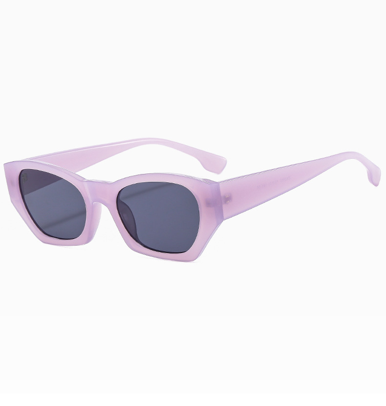 2025 New trendy sunshade sunglasses, fashionable street style small-frame sunglasses, Douyin influencer model walking the runway, Instagram female pic 18